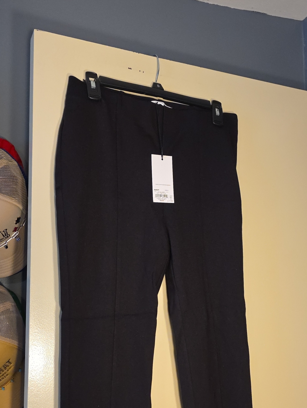 Elizabeth and James Black Pants with Tag - Picture 2 of 8